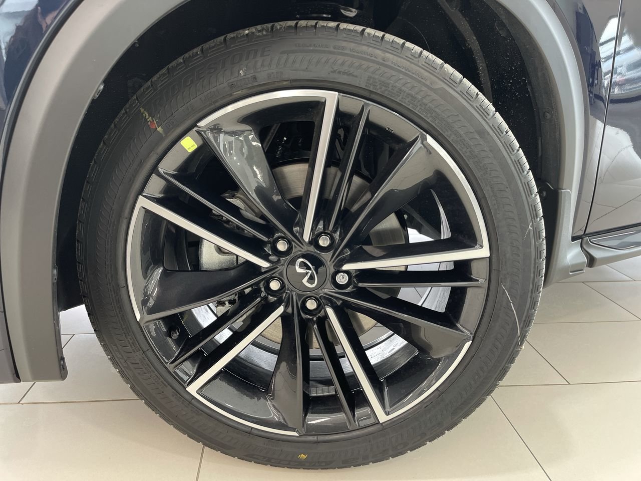 New 2022 Hermosa Blue Pearl INFINITI LUXE image 9