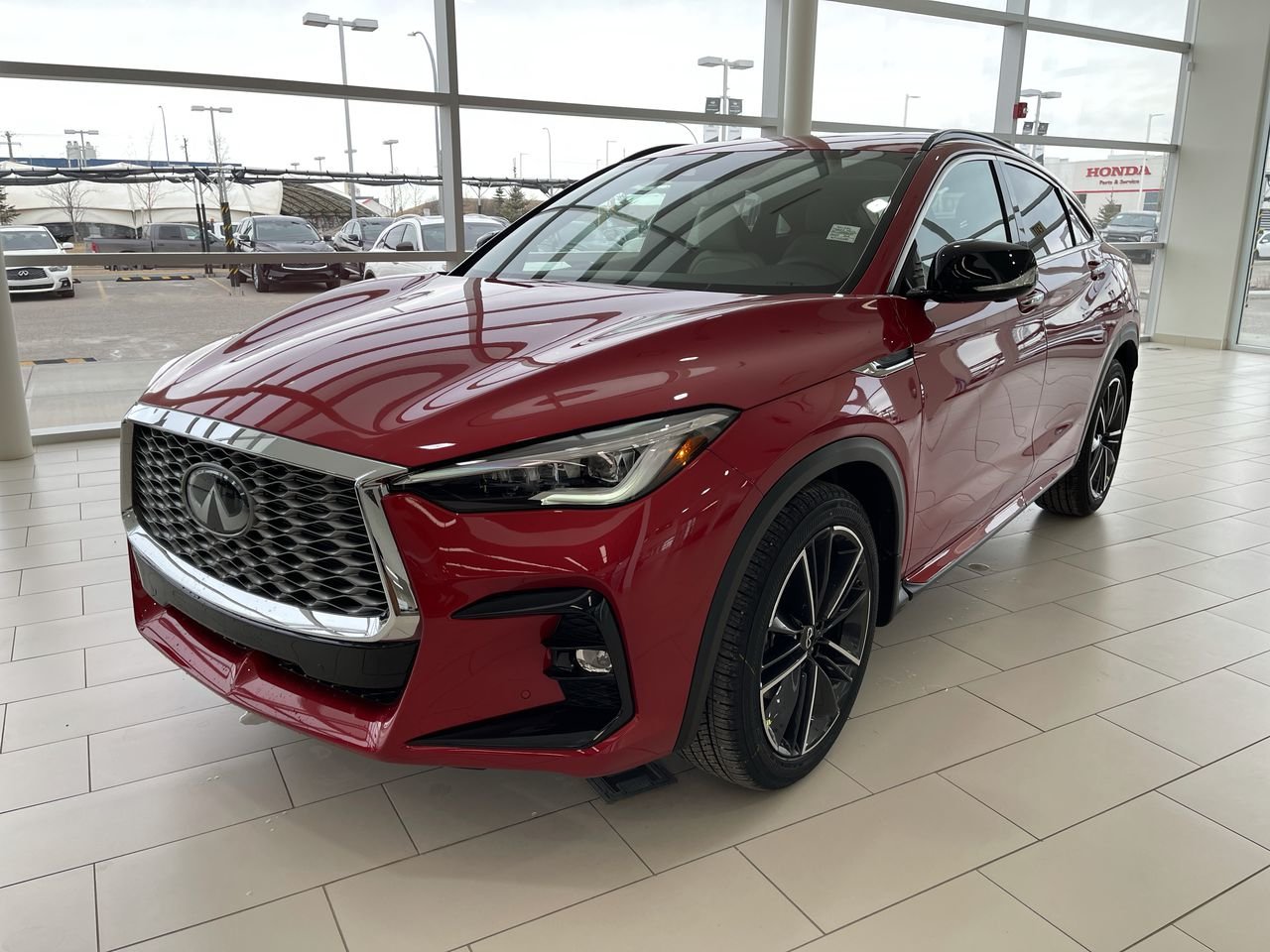Used 2022 Dynamic Sunstone Red INFINITI Sensory image 2