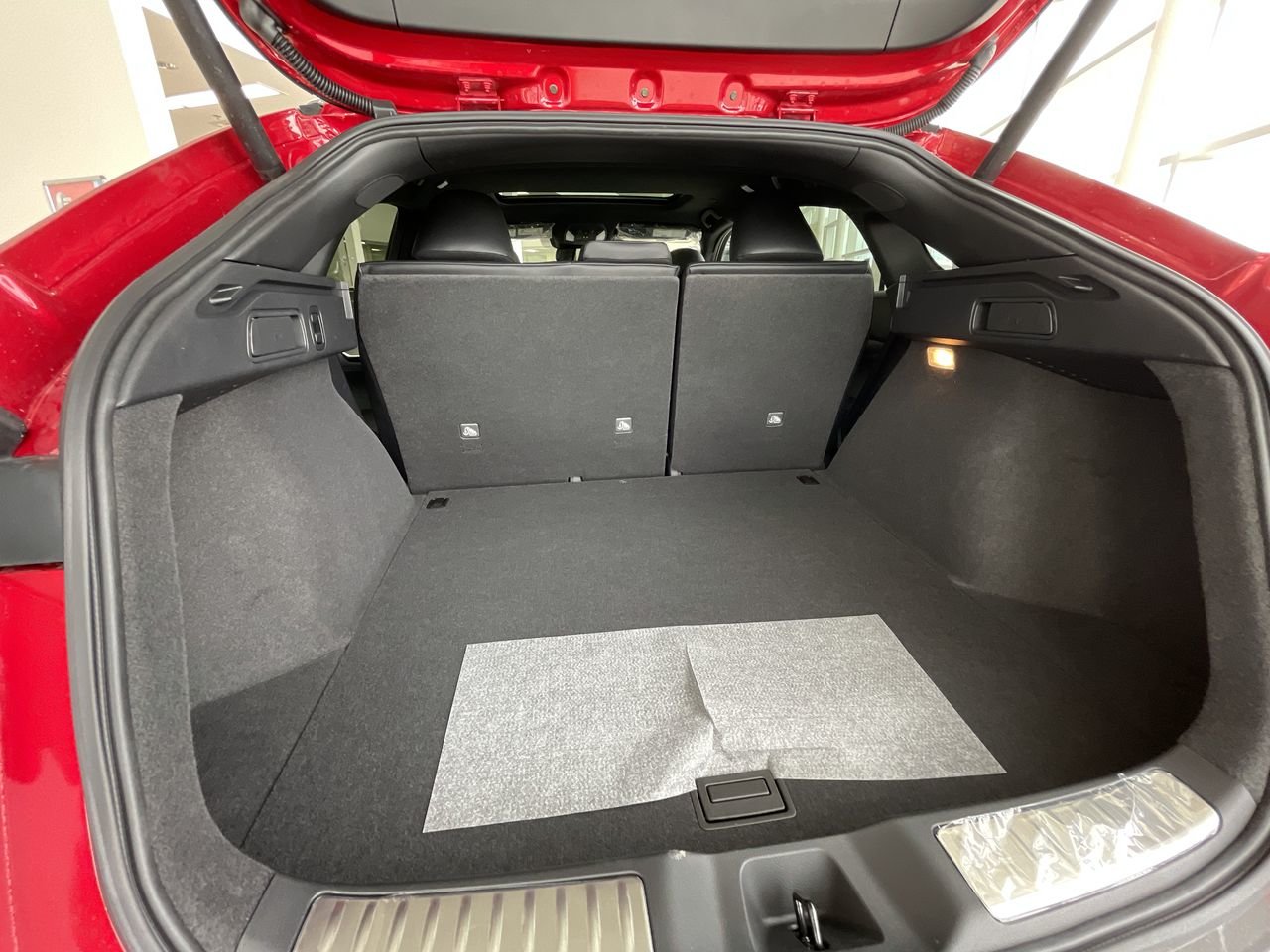 Used 2022 Dynamic Sunstone Red INFINITI Sensory image 24