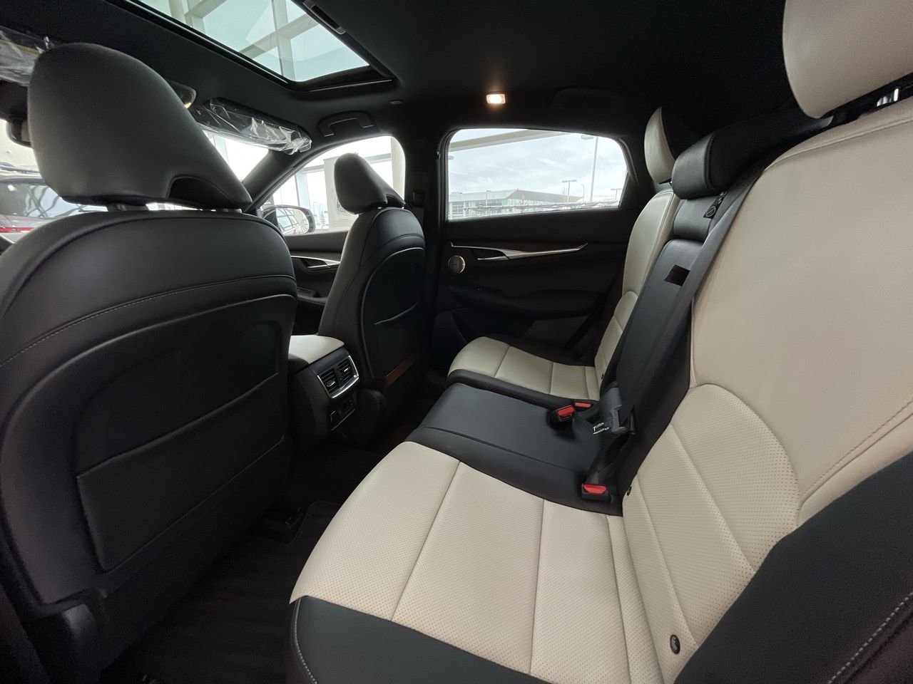 Used 2022 Dynamic Sunstone Red INFINITI Sensory image 23