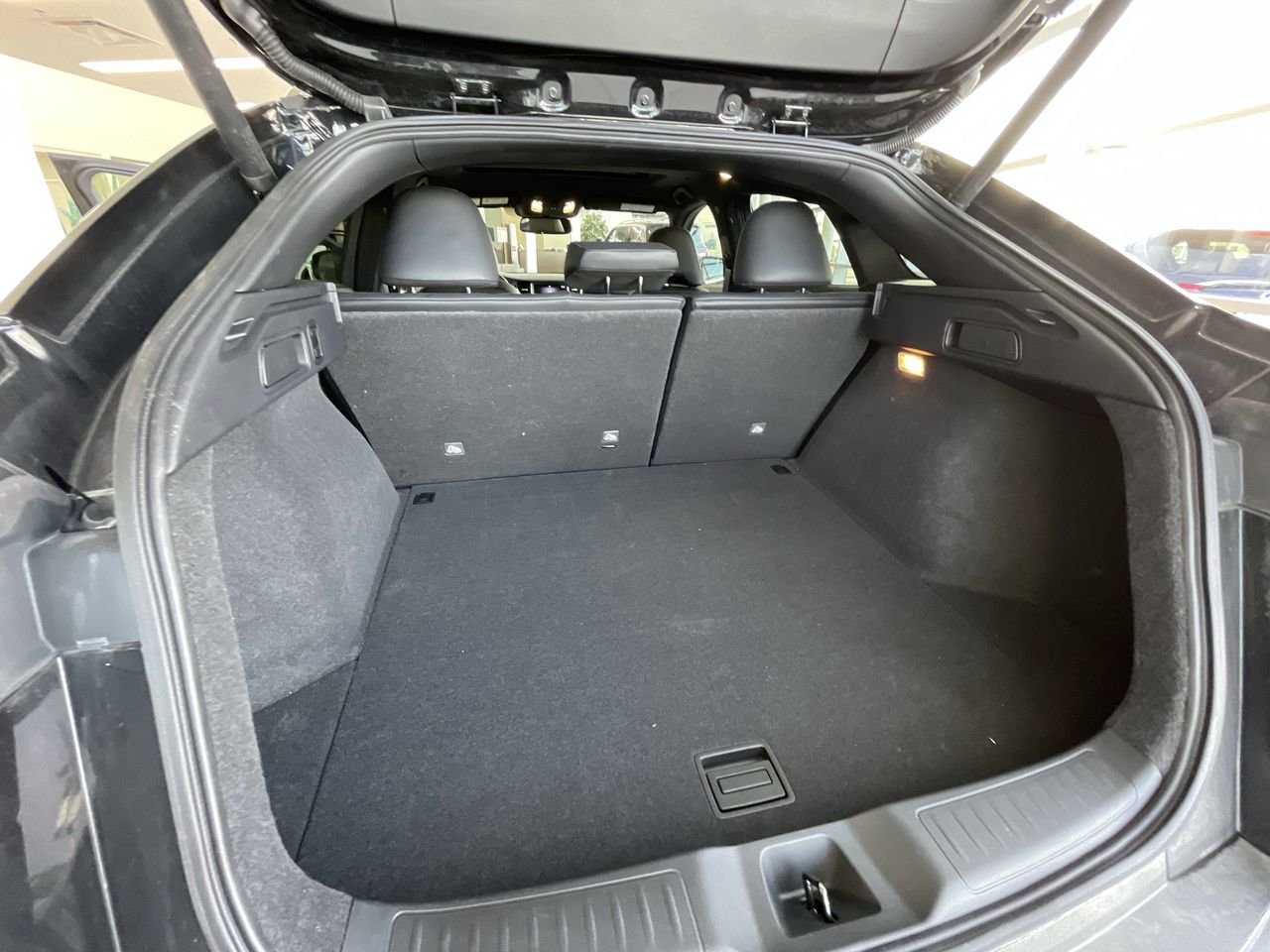 Used 2022 Mineral Black Pearl INFINITI Luxe image 31