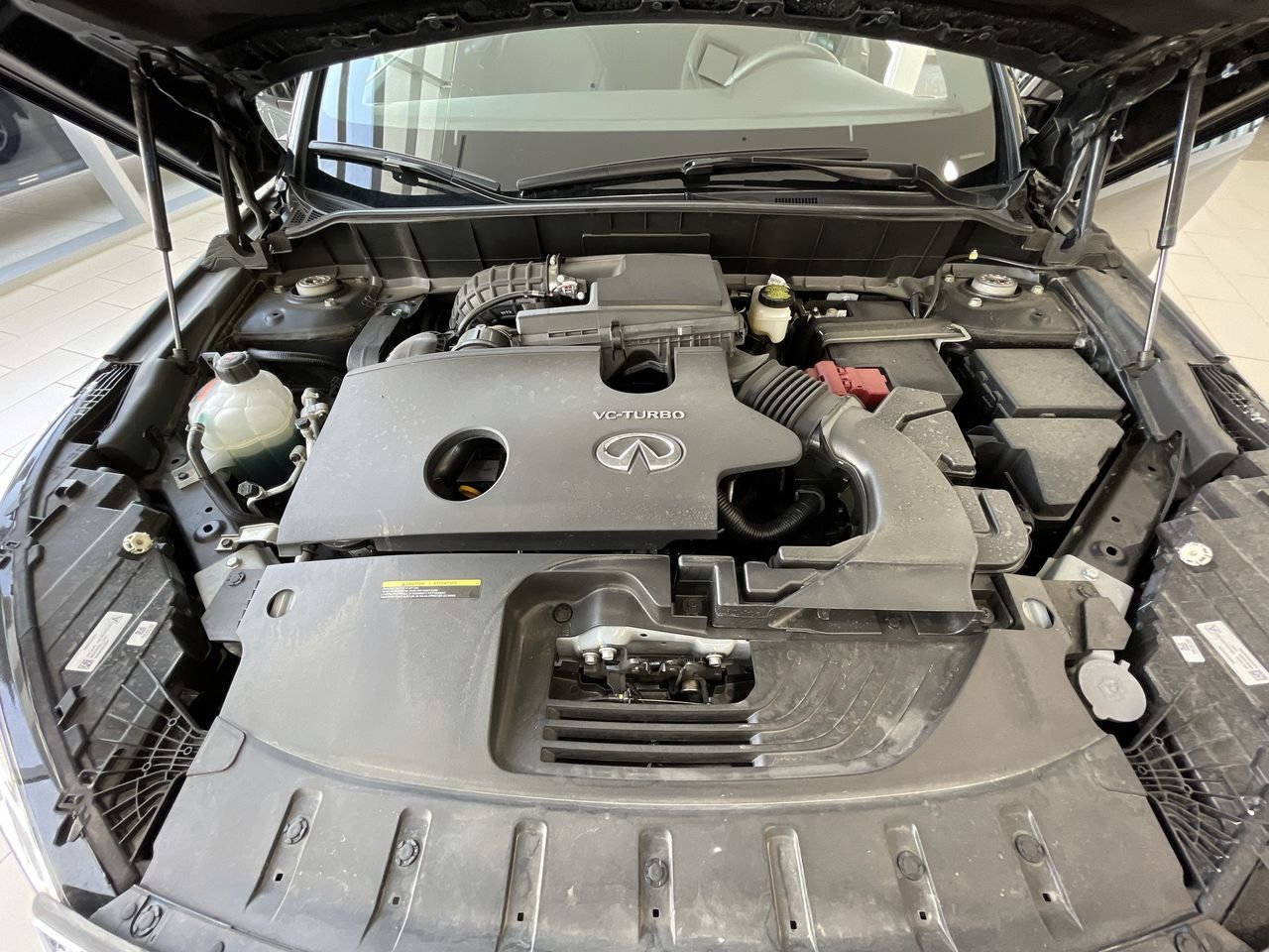 Used 2022 Mineral Black Pearl INFINITI Luxe image 33