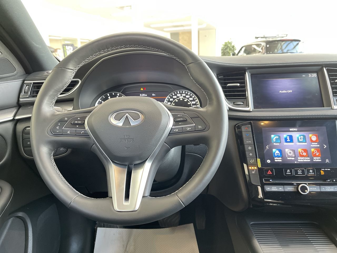 Used 2022 Mineral Black Pearl INFINITI Luxe image 22
