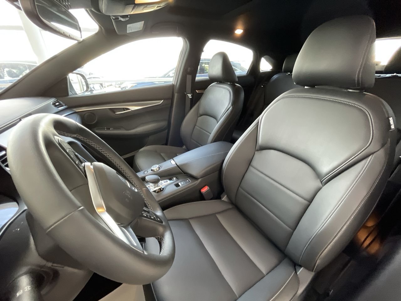 Used 2022 Mineral Black Pearl INFINITI Luxe image 19