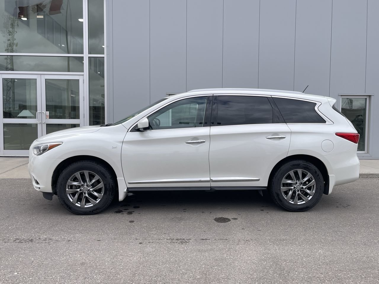 Used 2015 White INFINITI AWD image 4
