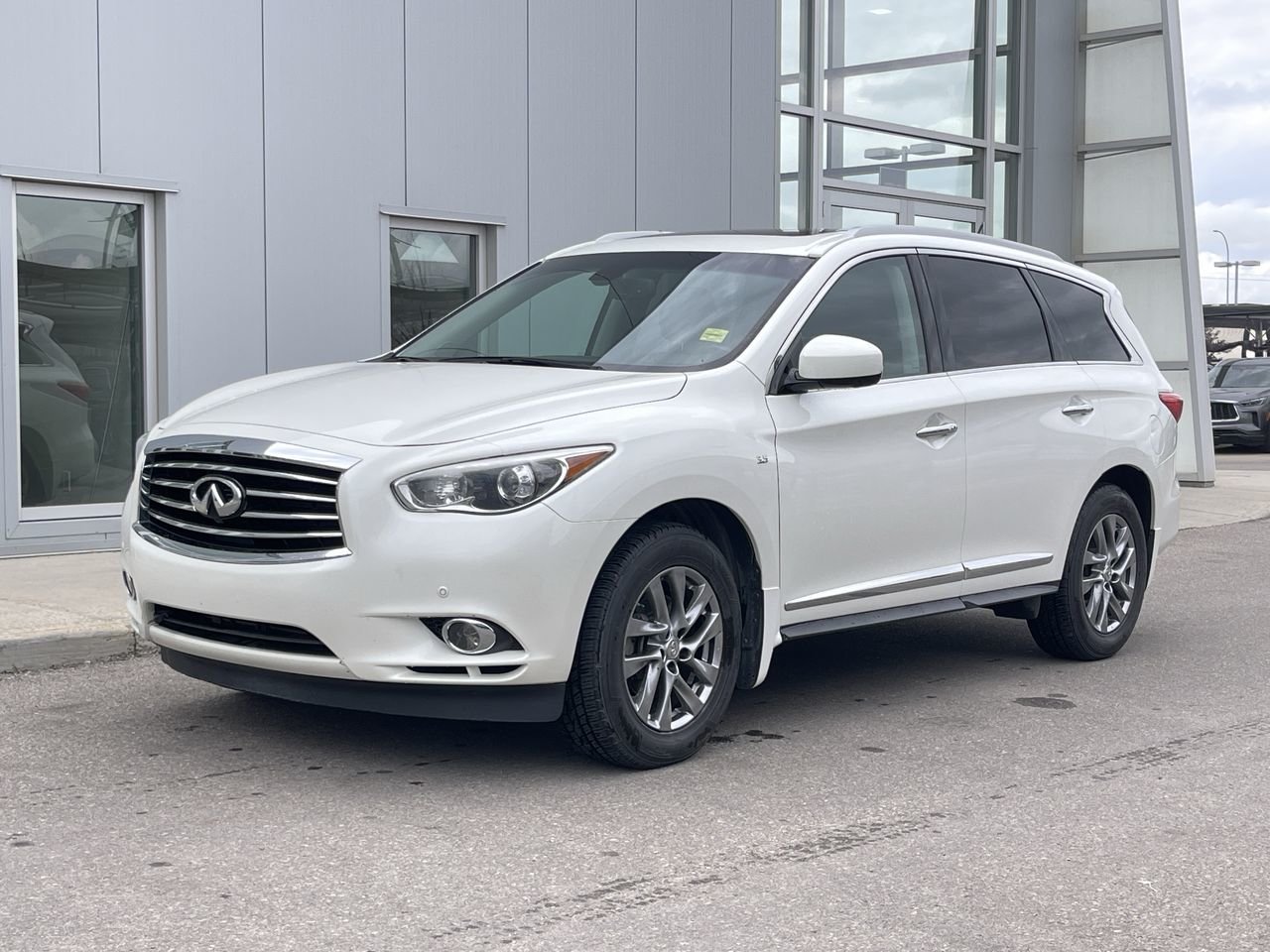 Used 2015 White INFINITI AWD image 2