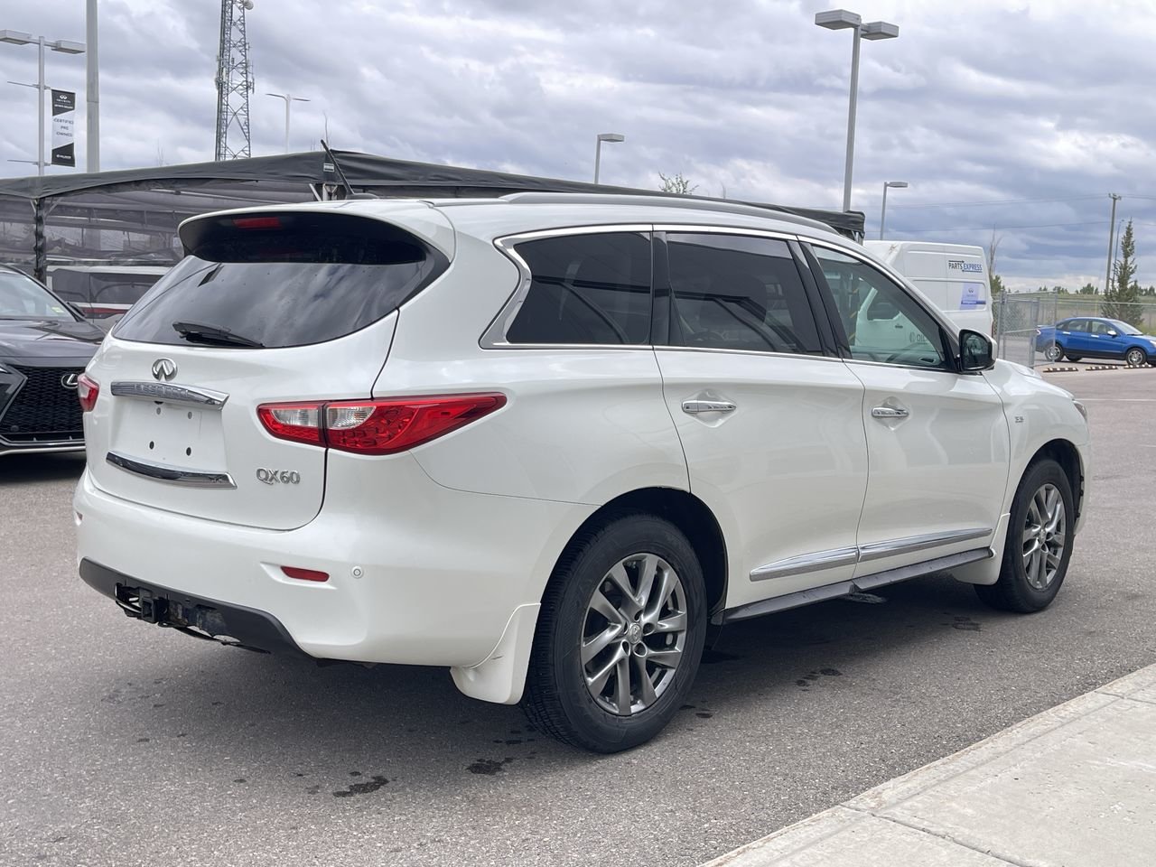 Used 2015 White INFINITI AWD image 10