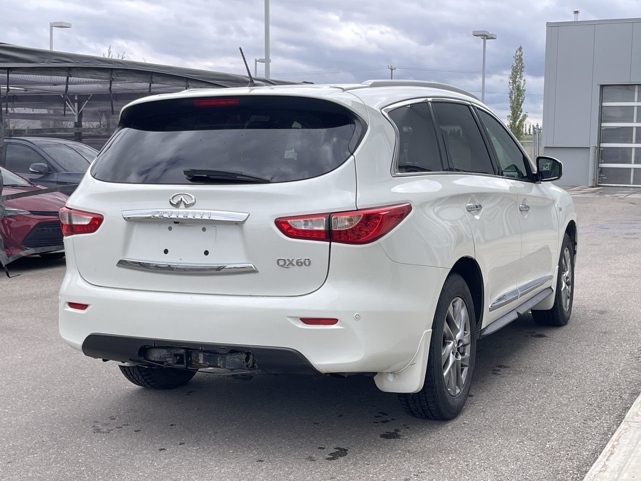 Used 2015 White INFINITI AWD image 9