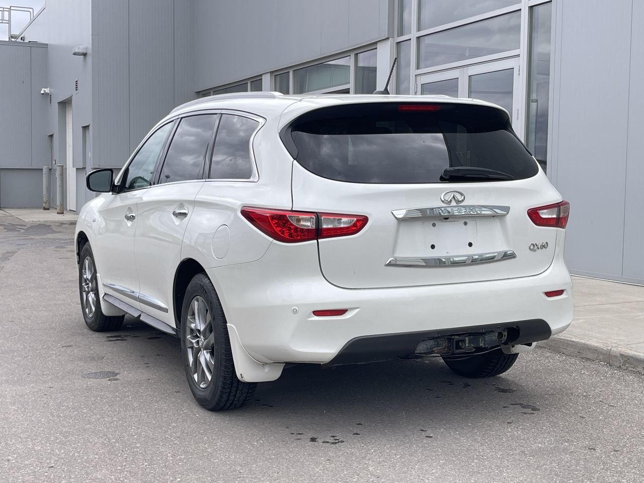 Used 2015 White INFINITI AWD image 7