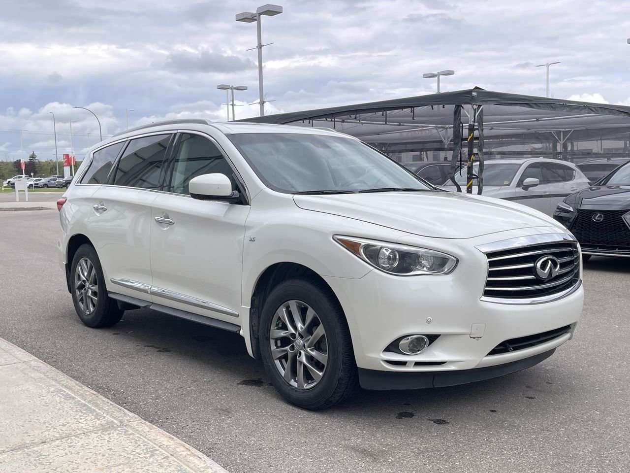 Used 2015 White INFINITI AWD image 14