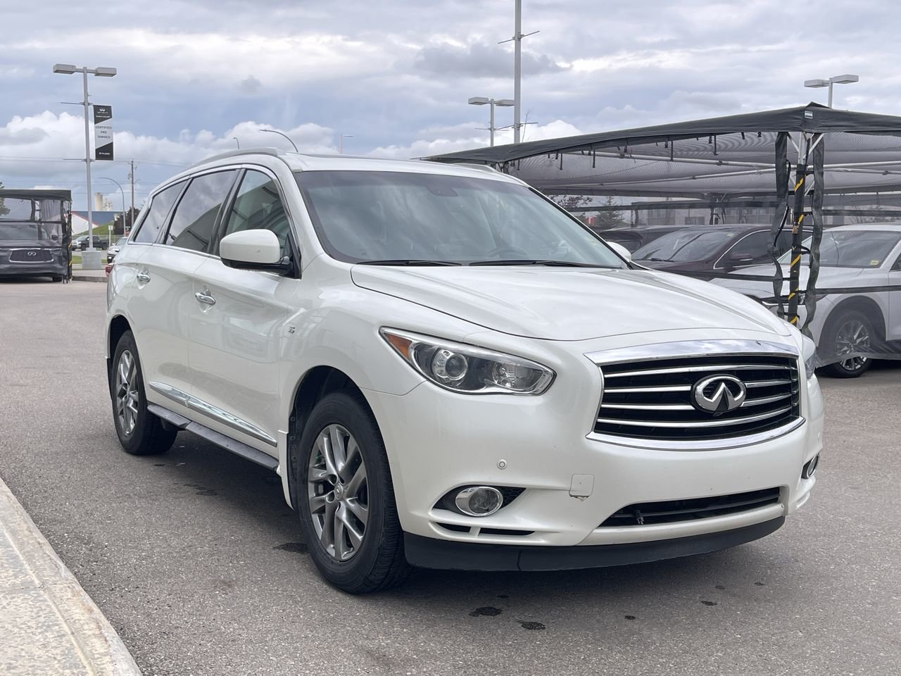 Used 2015 White INFINITI AWD image 15