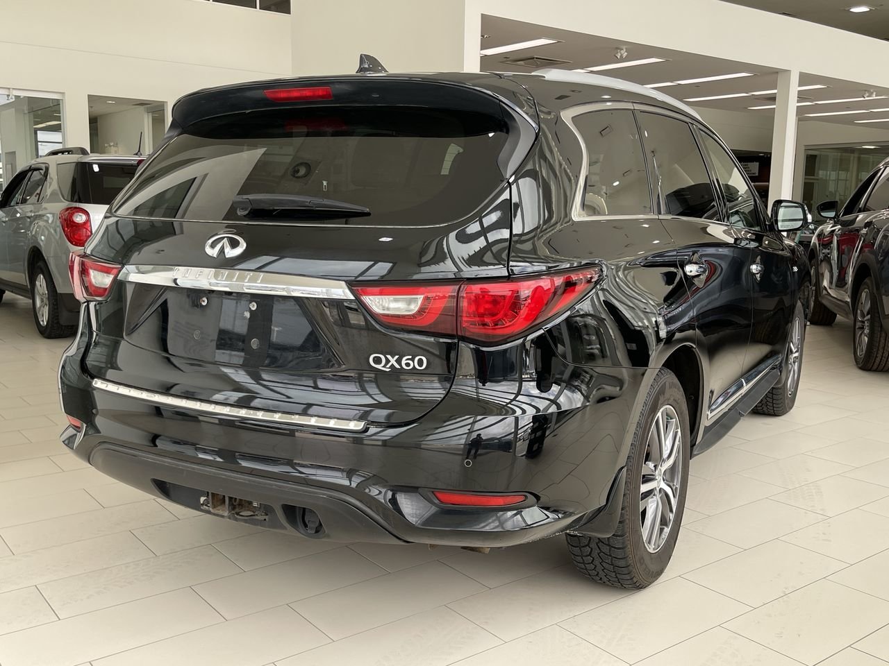 Used 2017 Black INFINITI AWD image 10