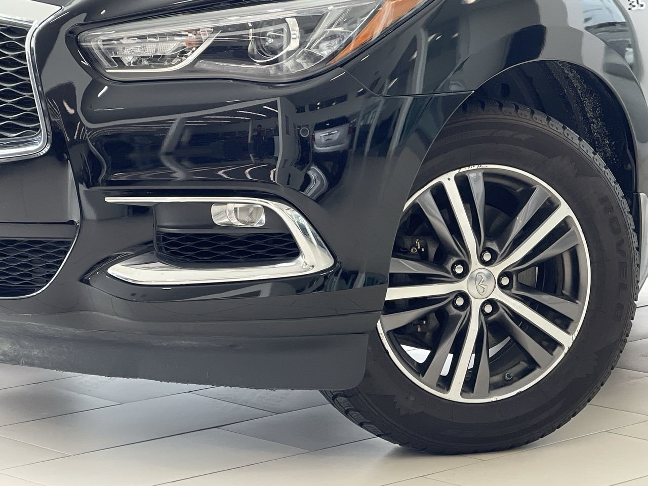 Used 2017 Black INFINITI AWD image 18