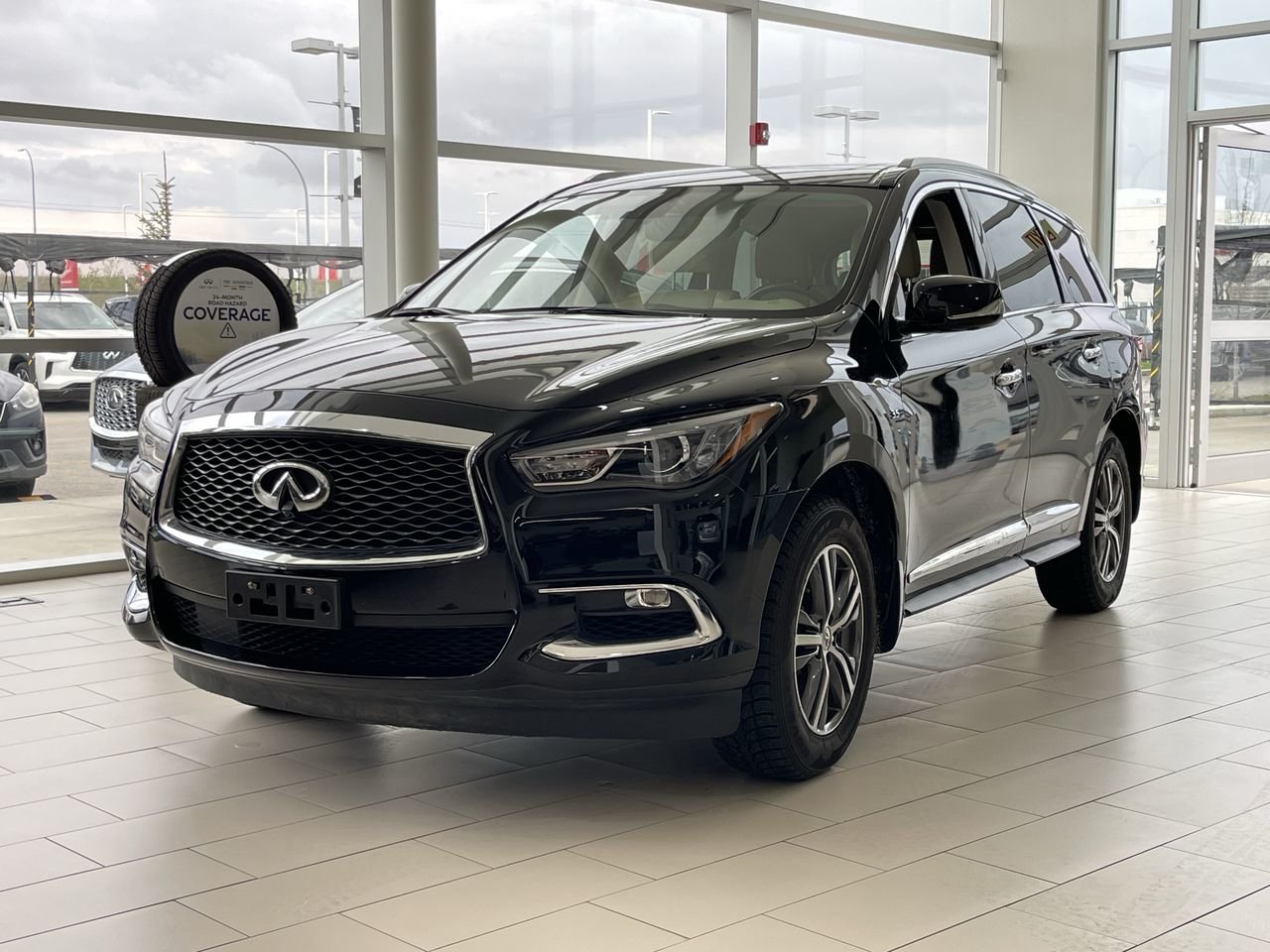 Used 2017 Black INFINITI AWD image 2