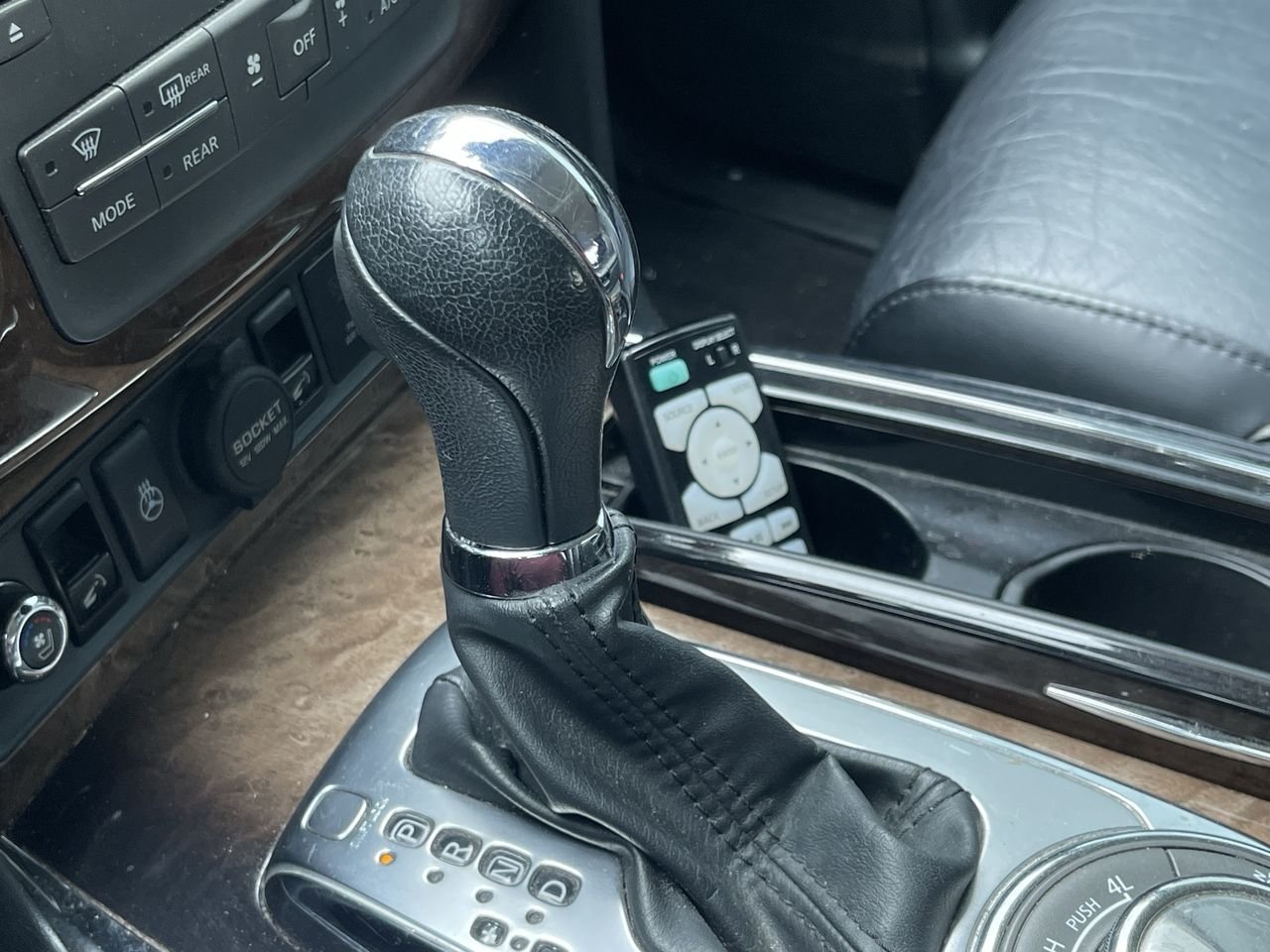 Used 2014 Grey INFINITI 7-Passenger image 28