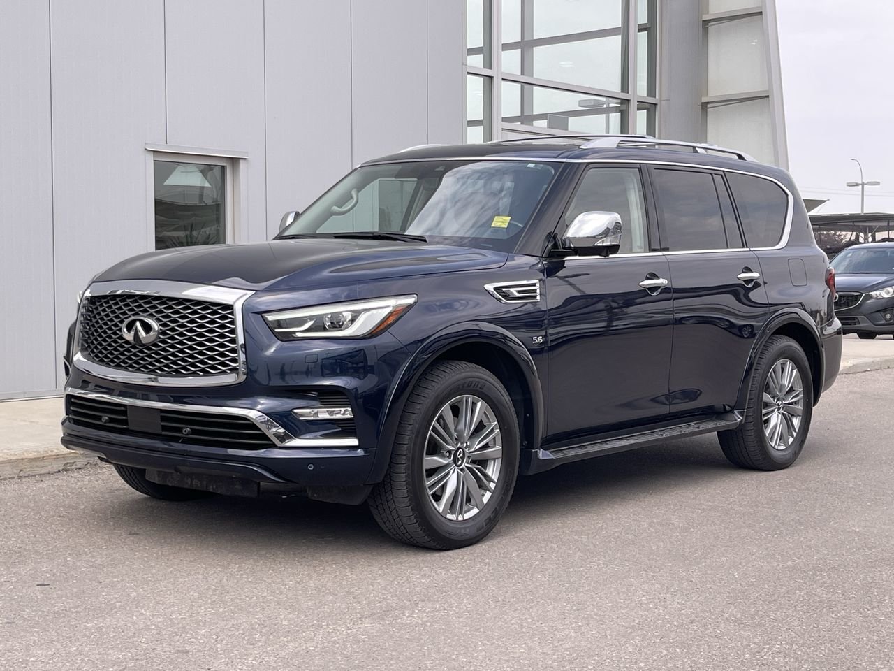Used 2019 Hermosa Blue Pearl INFINITI 8-Passenger image 3