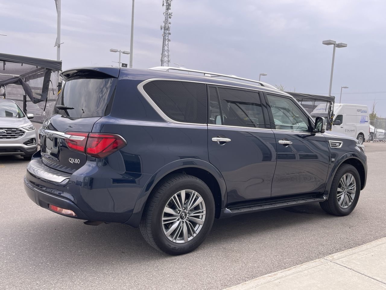 Used 2019 Hermosa Blue Pearl INFINITI 8-Passenger image 12
