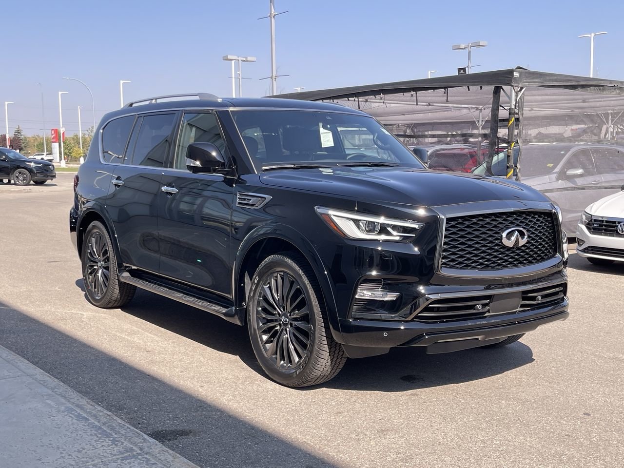Used 2022 Black Obsidian INFINITI 8-Passenger ProACTIVE image 15