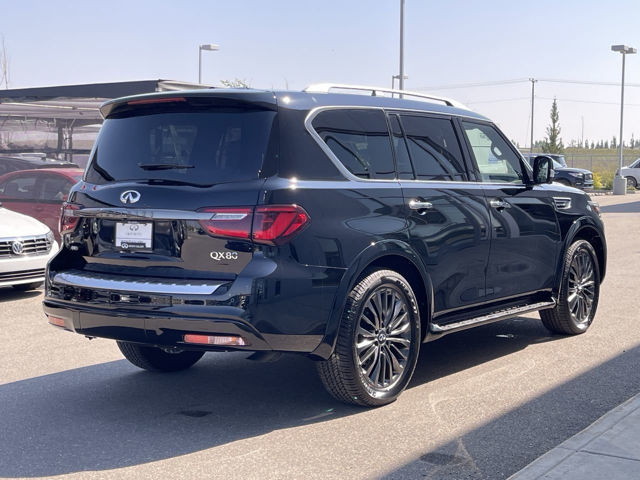 Used 2022 Black Obsidian INFINITI 8-Passenger ProACTIVE image 11