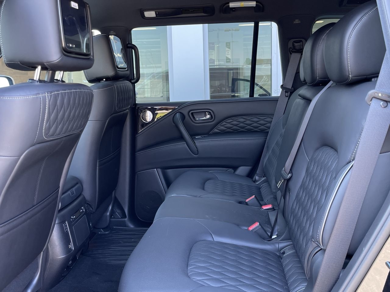 Used 2022 Black Obsidian INFINITI 8-Passenger ProACTIVE image 26