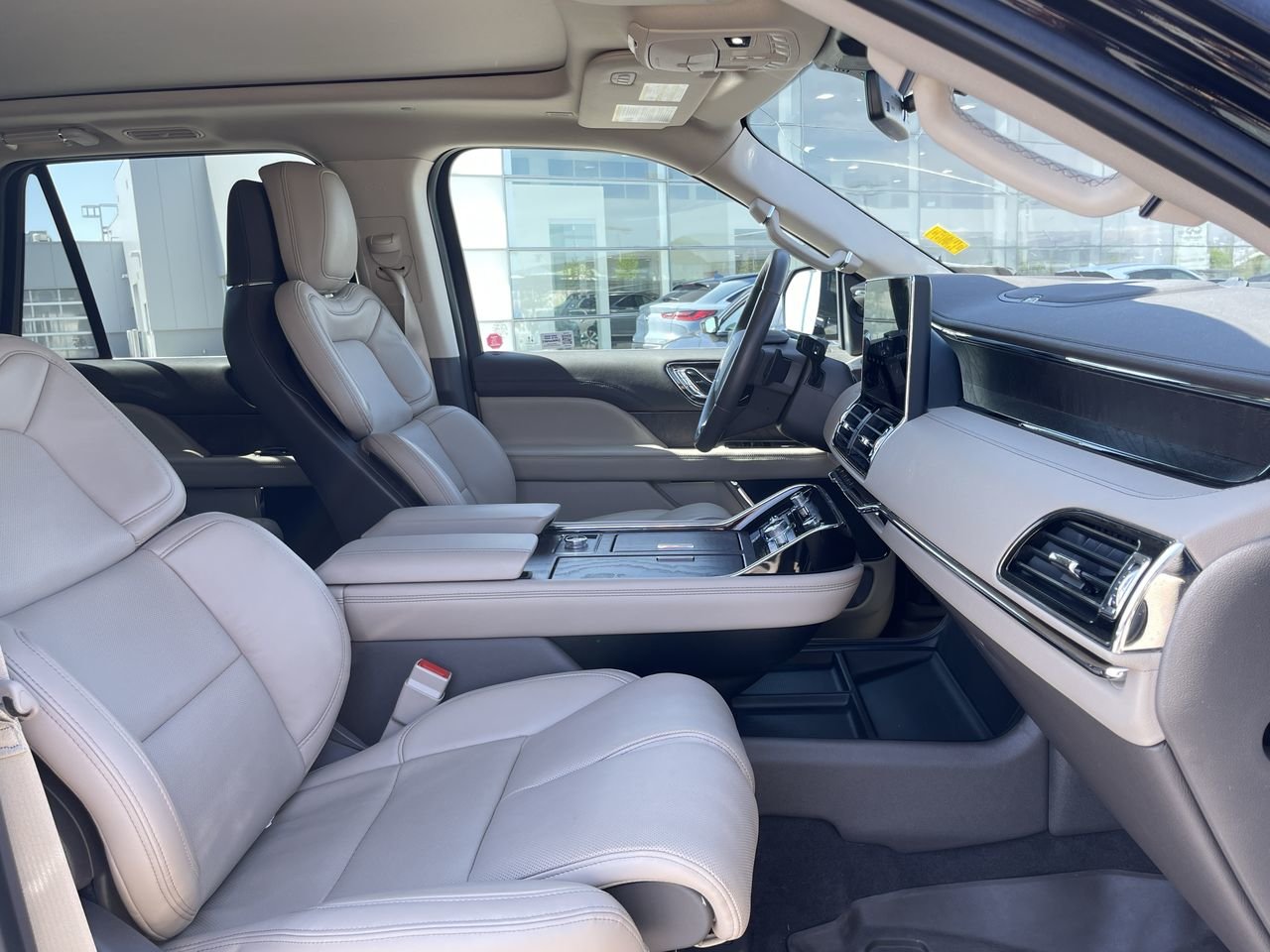 Used 2022 Ceramic Pearl Metallic Tri-Coat Lincoln 4x4 Reserve image 34