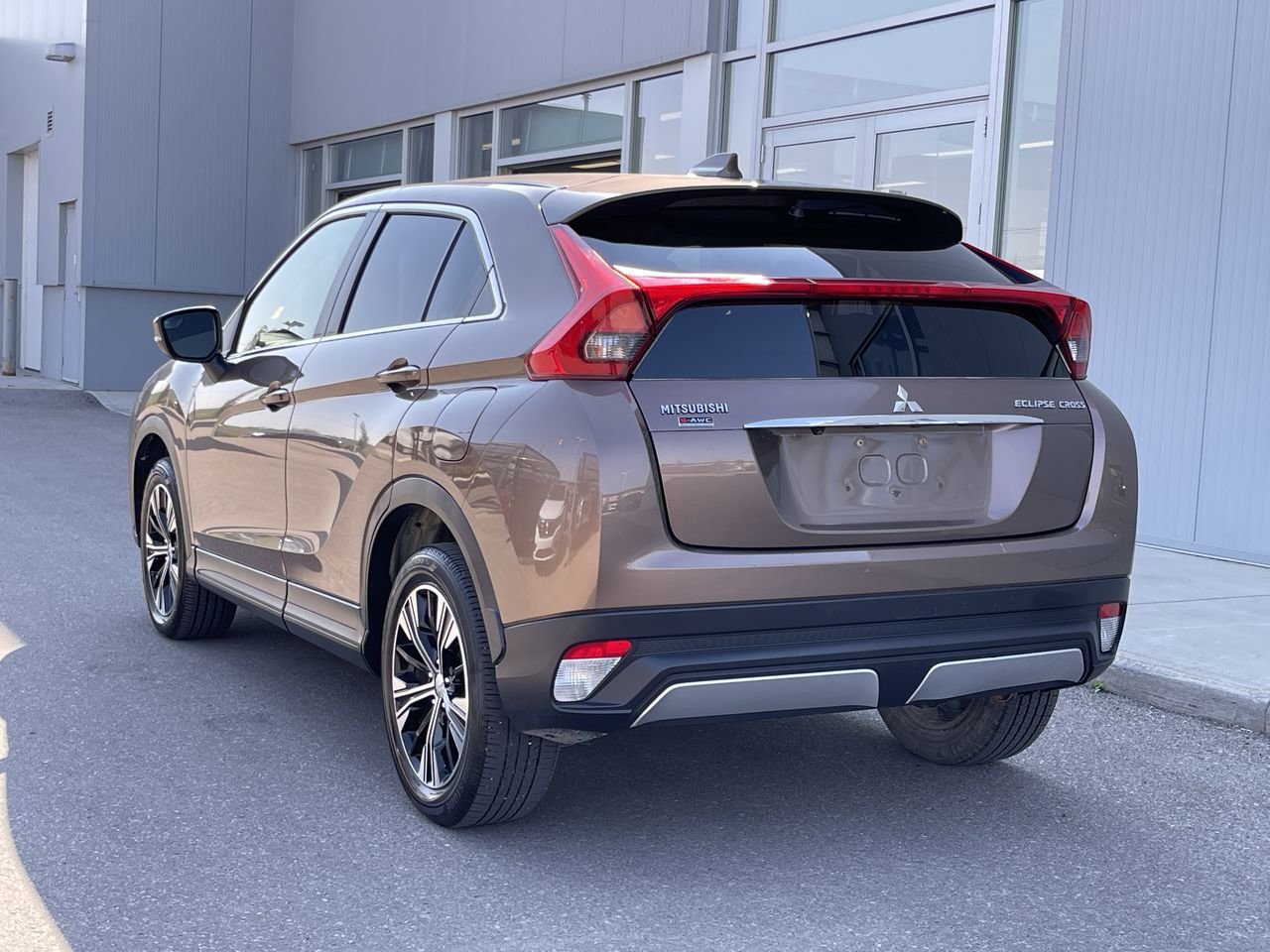 Used 2019 Bronze Met Mitsubishi ES S-AWC (2) image 8