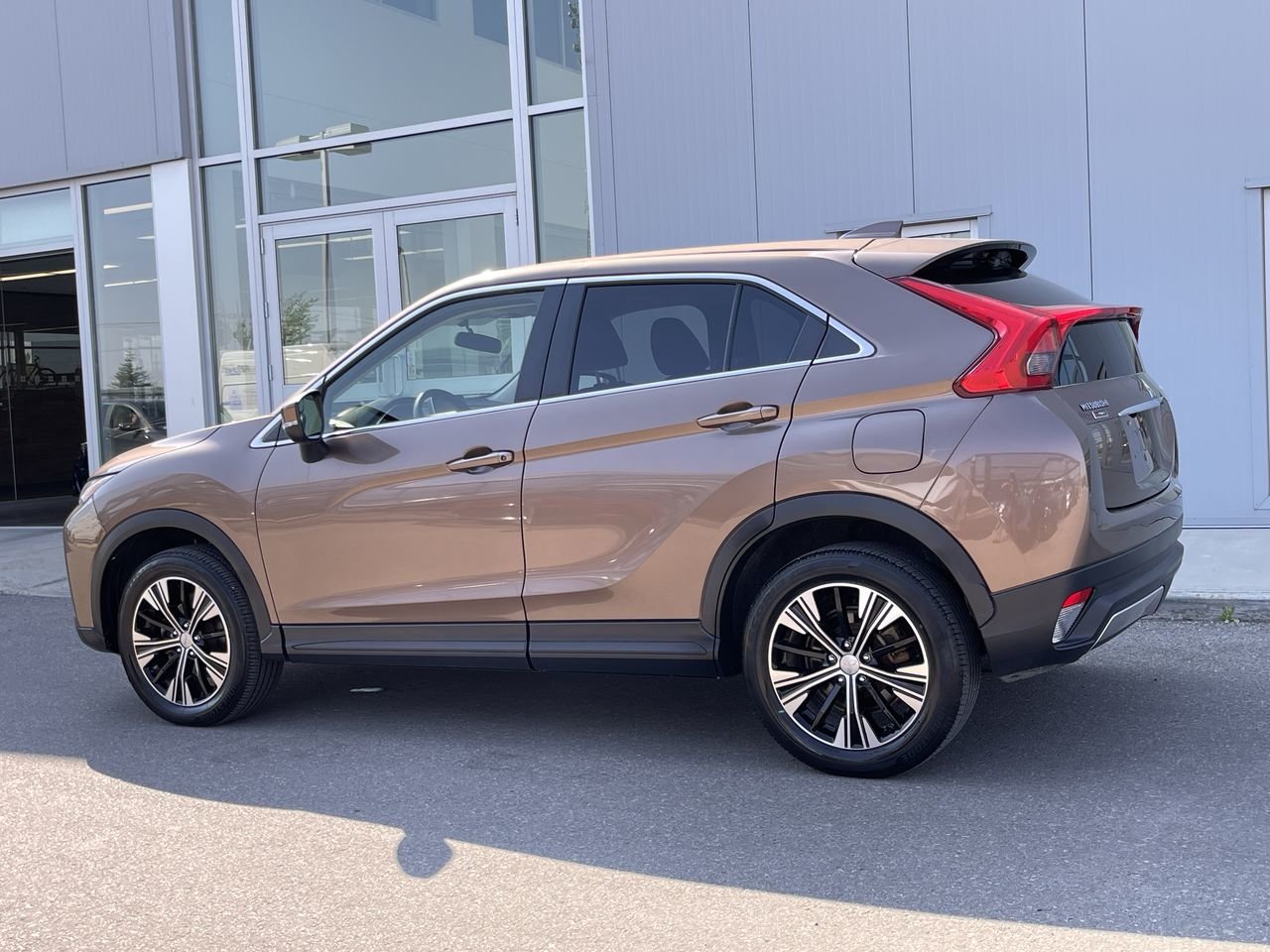 Used 2019 Bronze Met Mitsubishi ES S-AWC (2) image 6