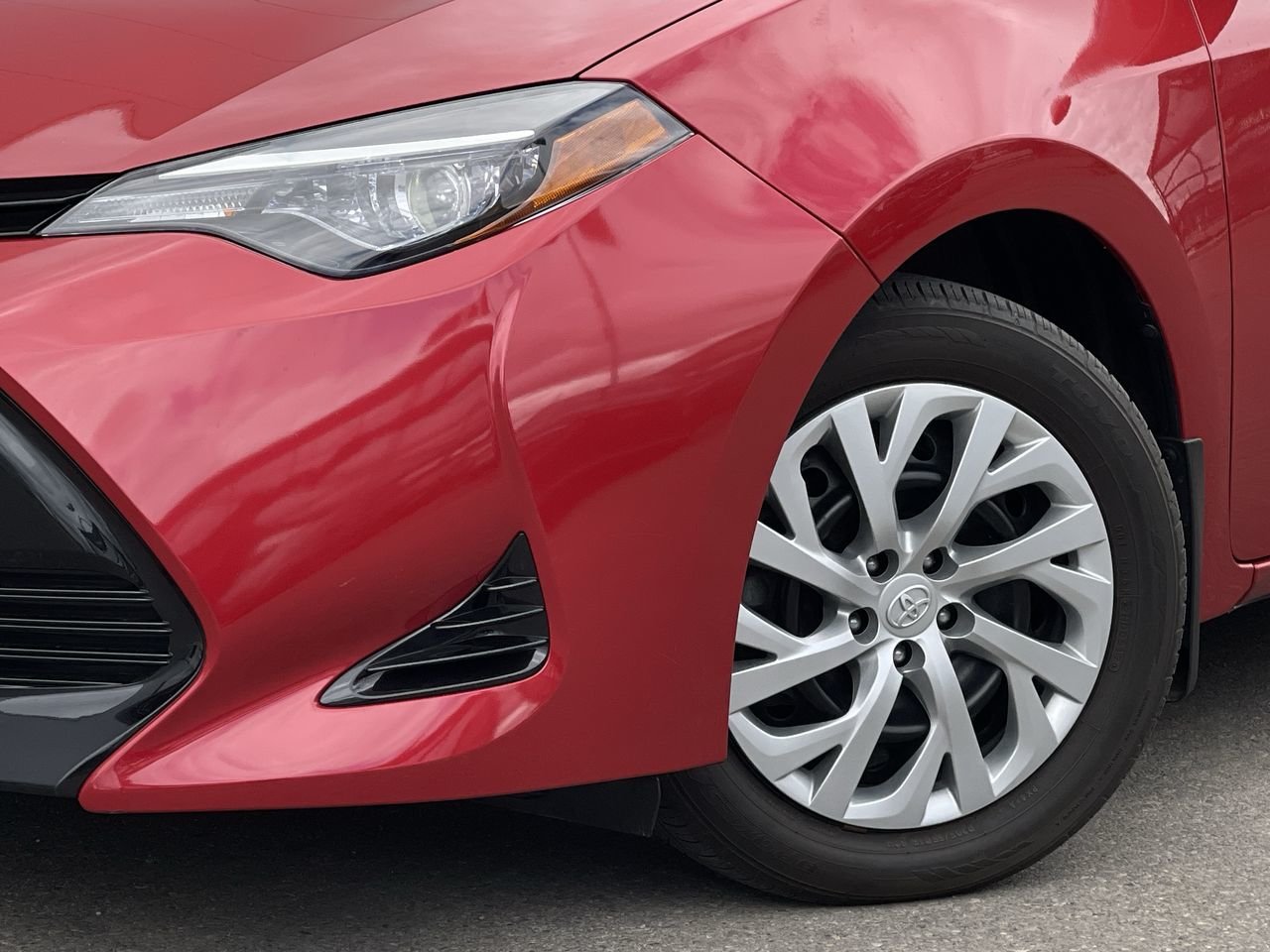 Used 2017 Black Sand Pearl Toyota 4-door Sedan LE CVTi-S image 18