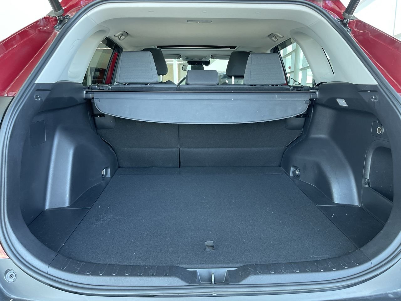 Used 2020 Ruby Flare Pearl Toyota XLE image 31