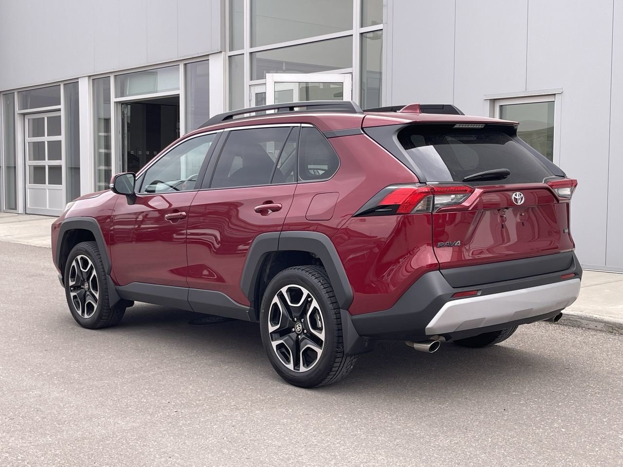 Used 2021  Toyota Trail AWD image 7