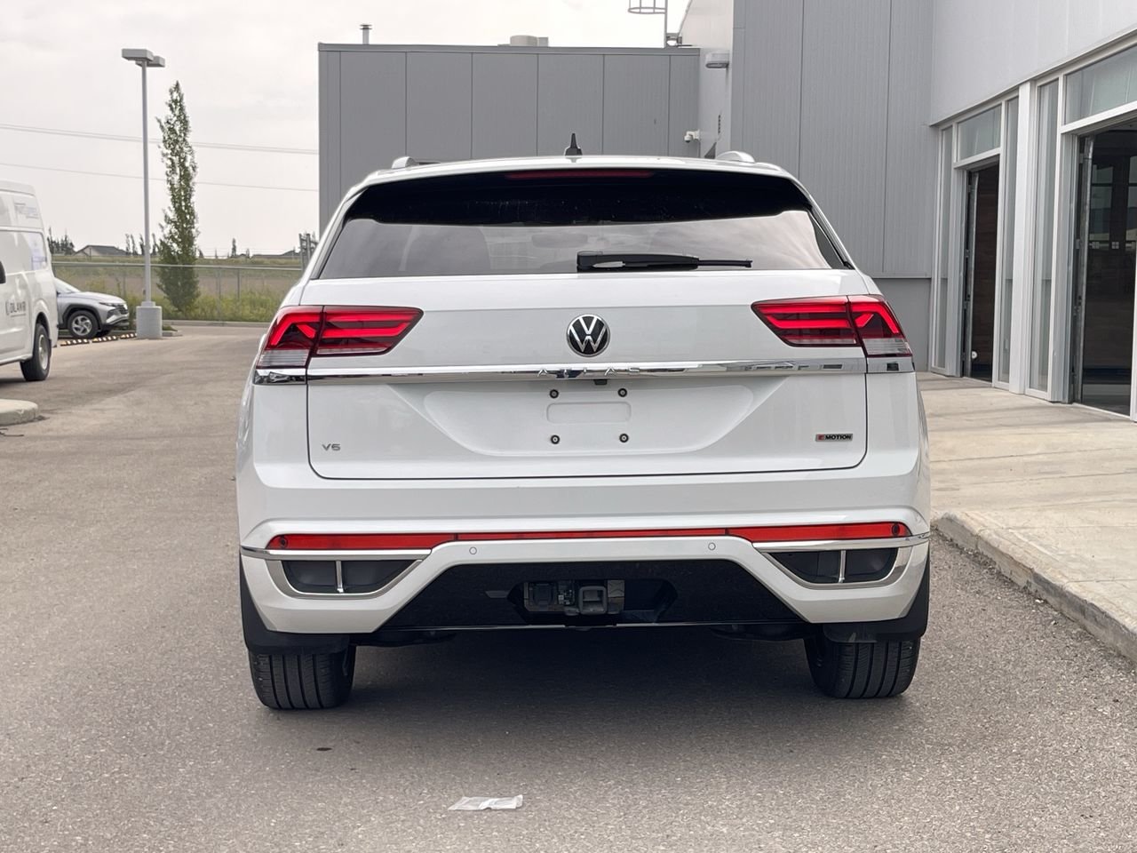 Used 2022 White Volkswagen Execline 3.6L 8sp at w/Tip 4MOTION image 9