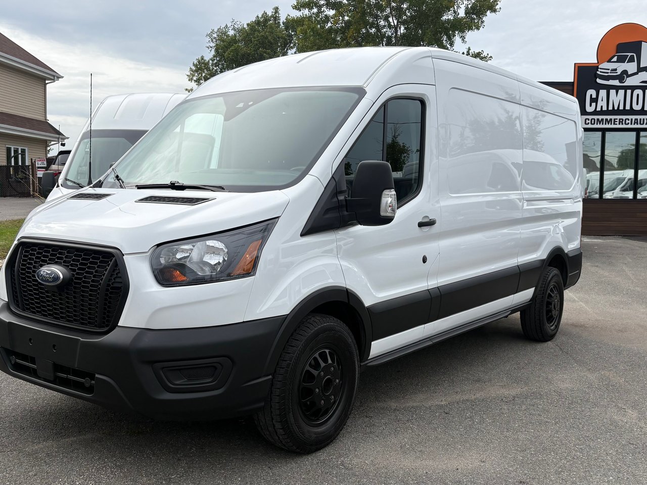  2023 Ford Transit Cargo 250 Medium Roof AWD   