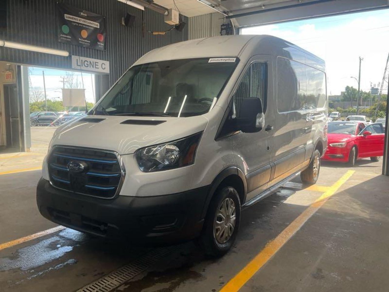 2022 Ford E-Transit 350 Medium Roof LB RWD