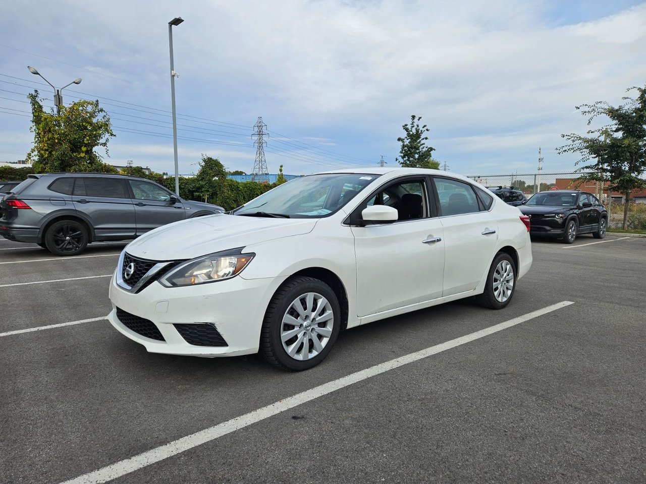 Aspen White Pearl 2017 Nissan Sentra Sedan Front-Wheel Drive Continuously Variable Transmission