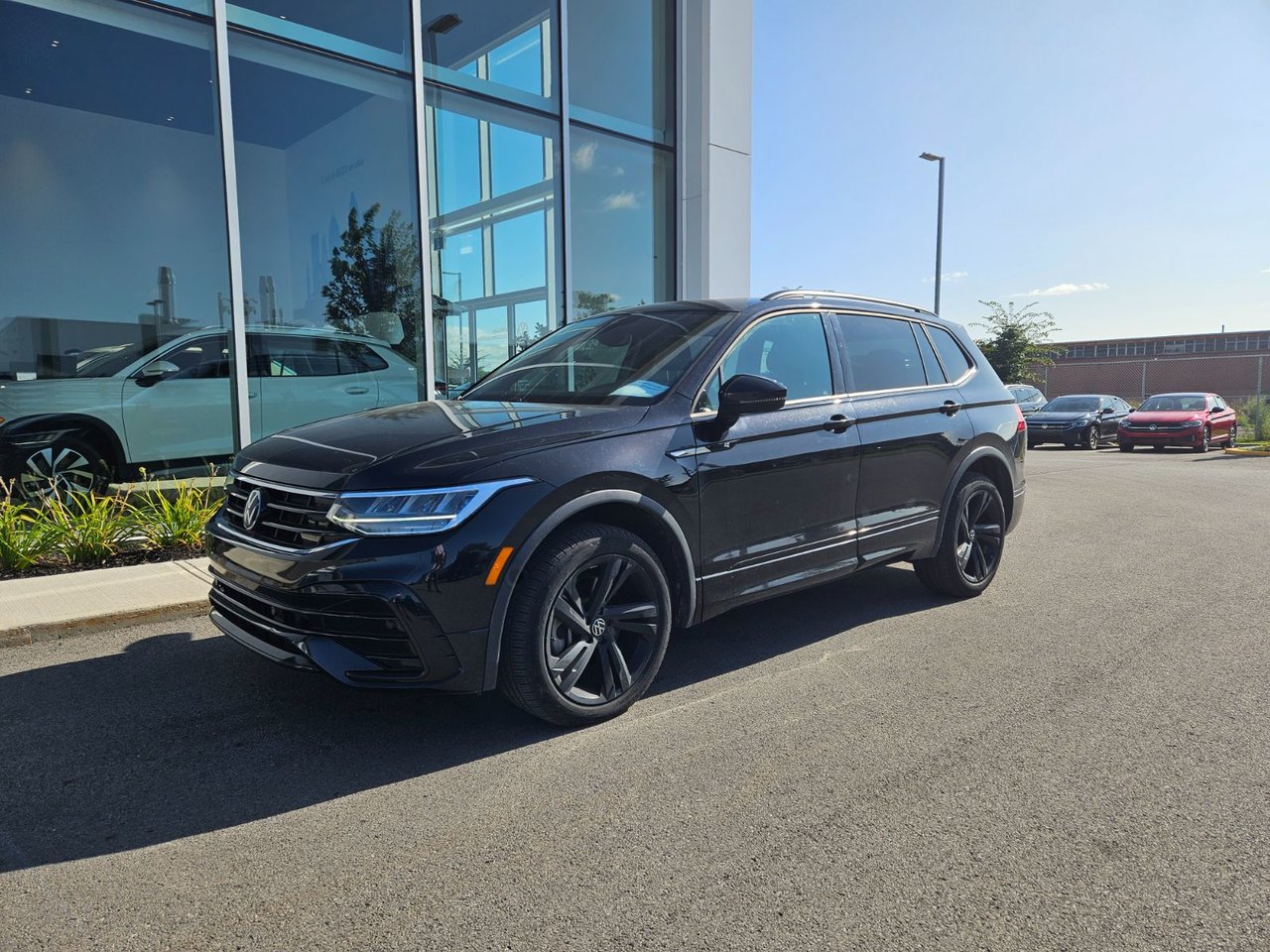 Deep Black Pearl 2023 Volkswagen Tiguan SUV / Crossover Automatic