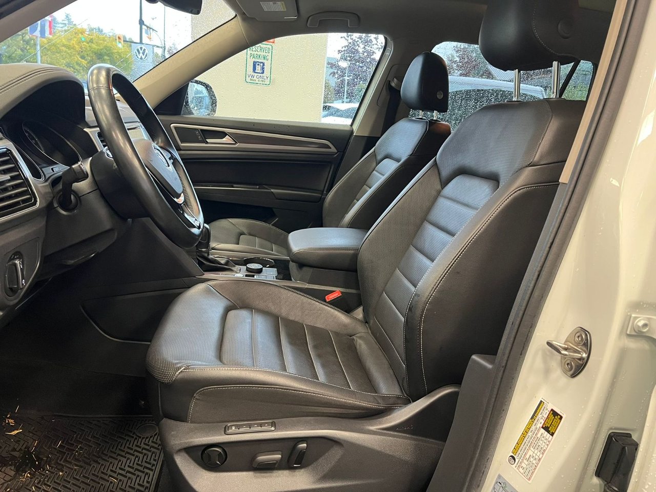 2019 Volkswagen Atlas Highline 3.6L 4MOTION | R Line Package | 3rd Row Just Arrived! Local Vehicle, Well Equipped