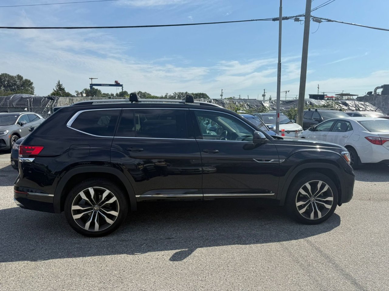2022 Volkswagen Atlas Execline 3.6L 4MOTION | Captain's Chair Package Just Arrived! Local, One Owner, No Accidents