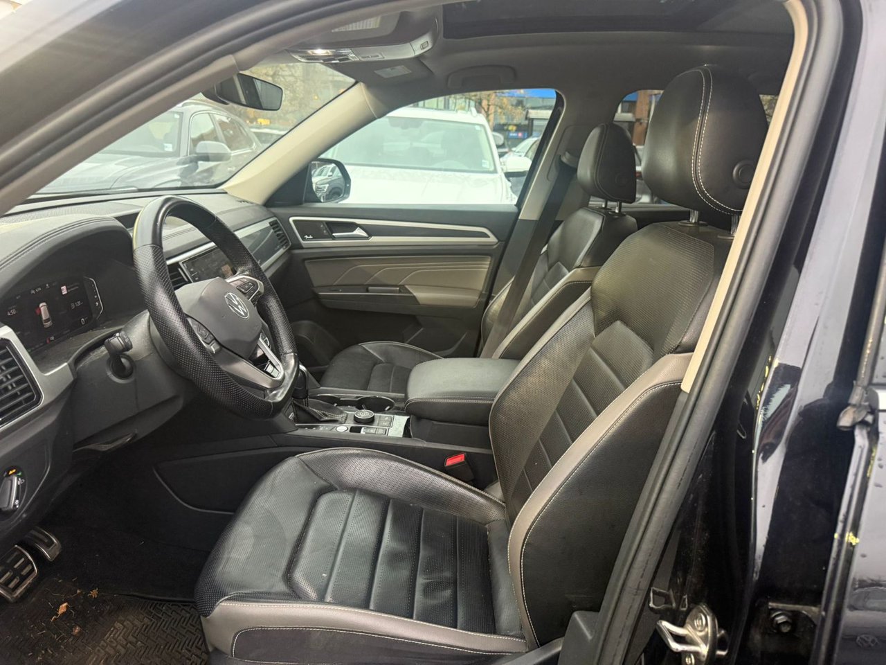 2022 Volkswagen Atlas Execline | R Line 4MOTION | 3rd Row Seats Just Arrived! Local, One Owner, No Accidents