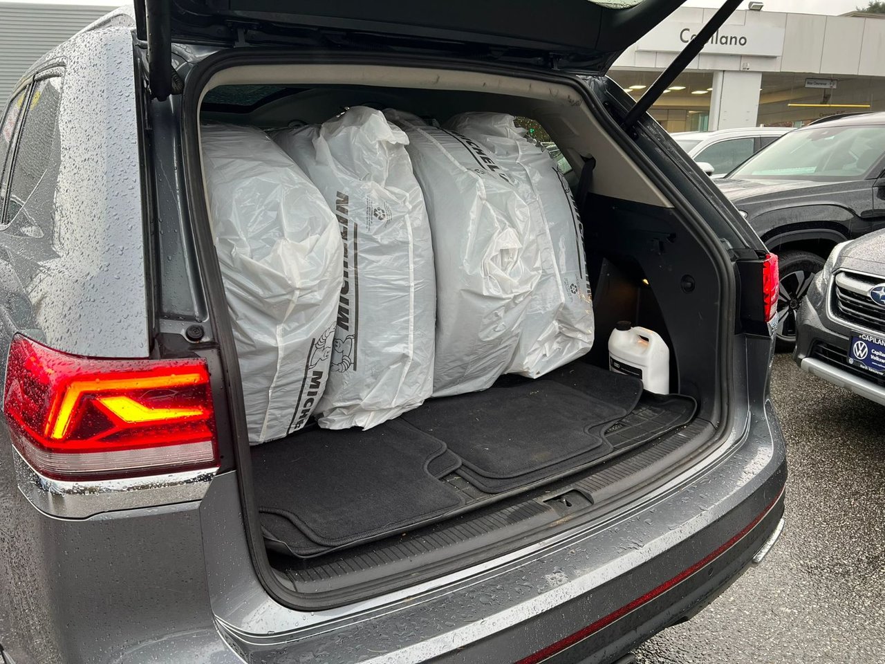 2022 Volkswagen Atlas Highline 3.6L 4MOTION | 3rd Row Seats Just Arrived! Local Vehicle, Well-Equipped