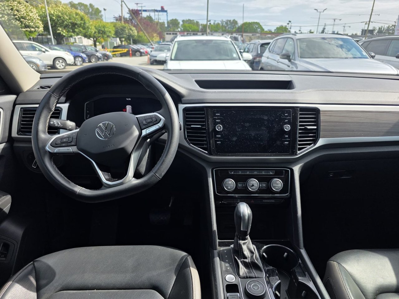 2023 Volkswagen Atlas Highline Just Arrived! Local, One Owner, No Accidents