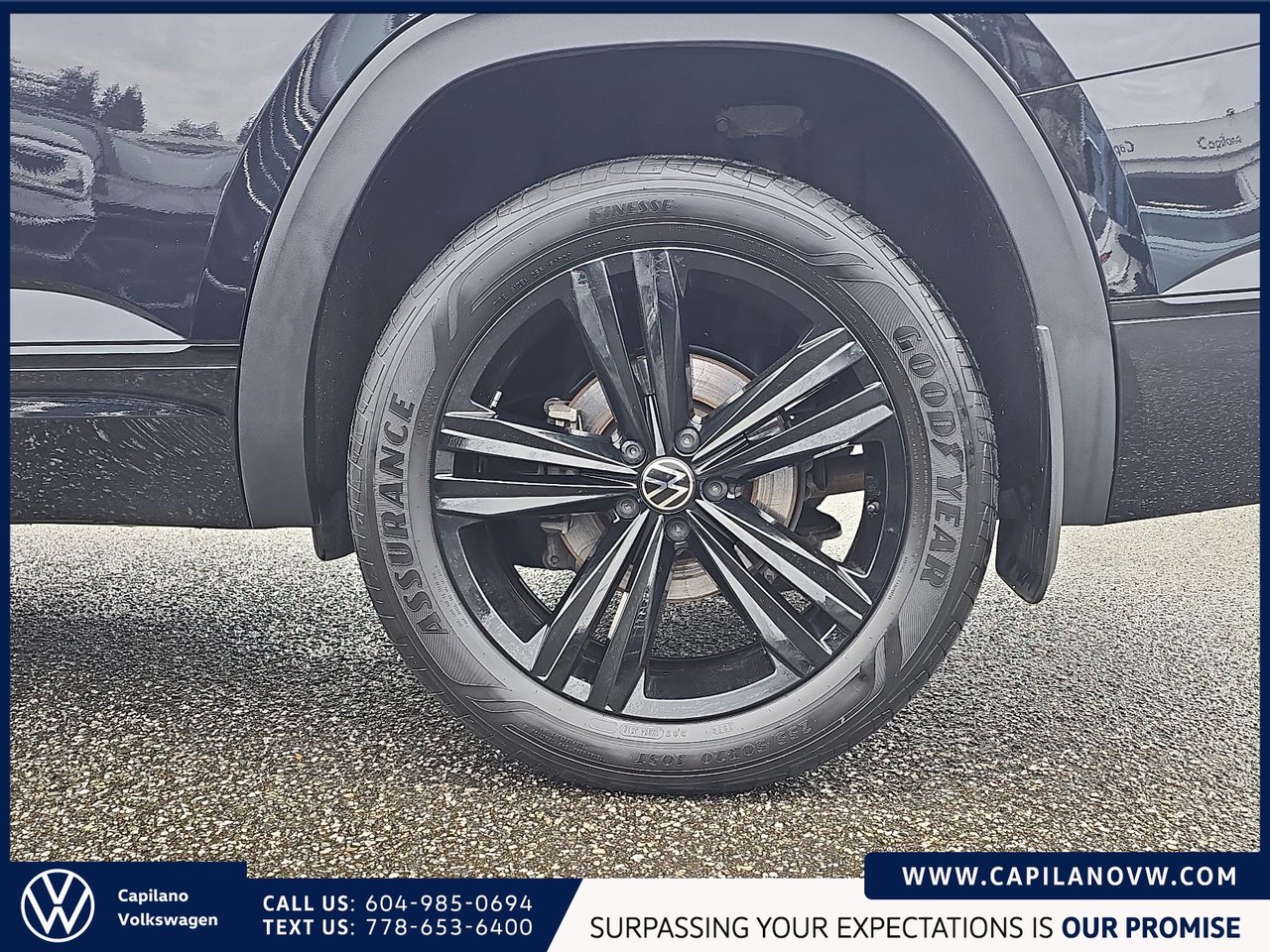 2023 Volkswagen Atlas Highline 3.6L 4MOTION | R Line & Captain's Chairs Just Arrived! Local Vehicle, Well-Equipped