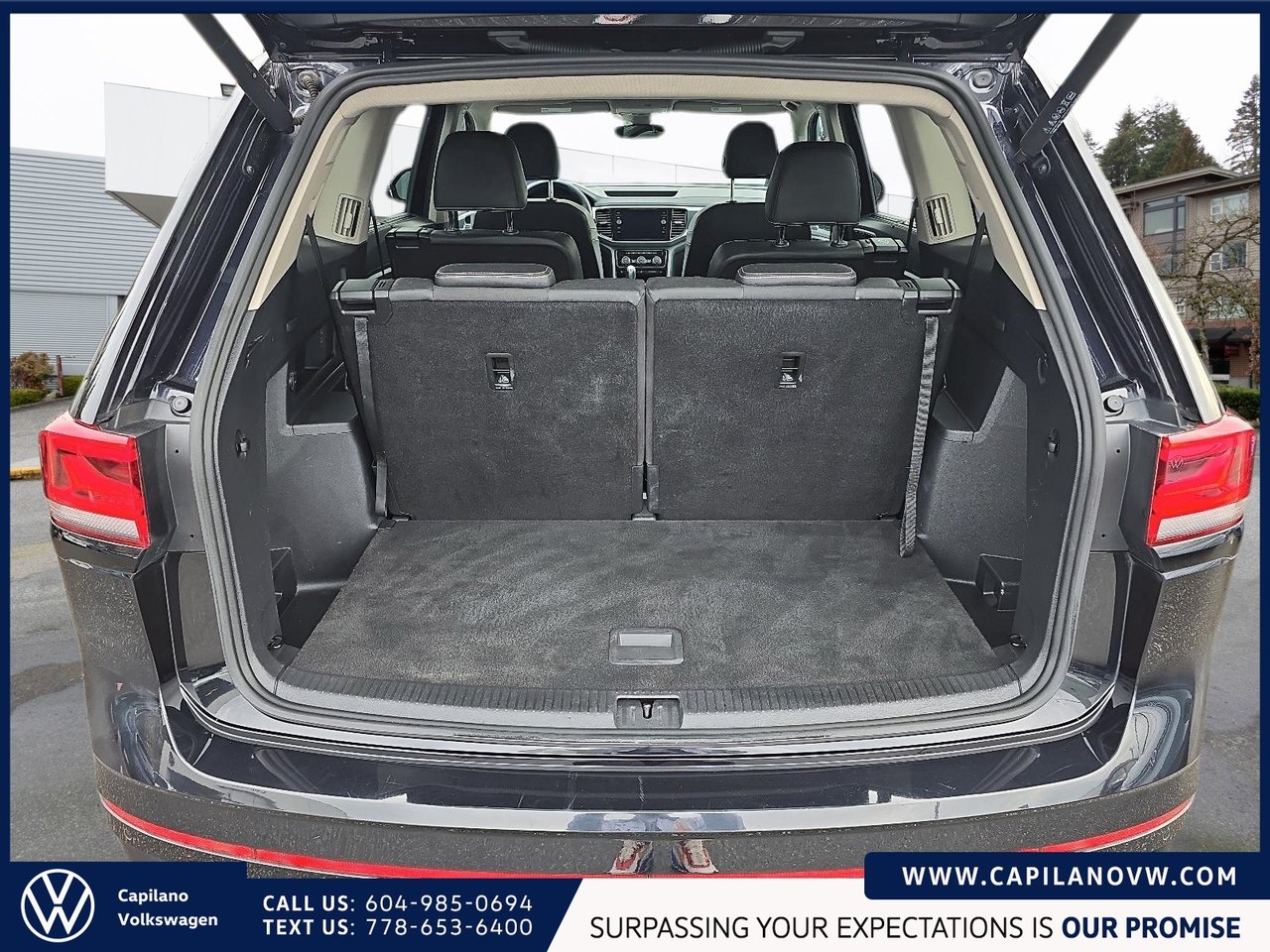 2023 Volkswagen Atlas Highline 3.6L 4MOTION | R Line & Captain's Chairs Just Arrived! Local Vehicle, Well-Equipped