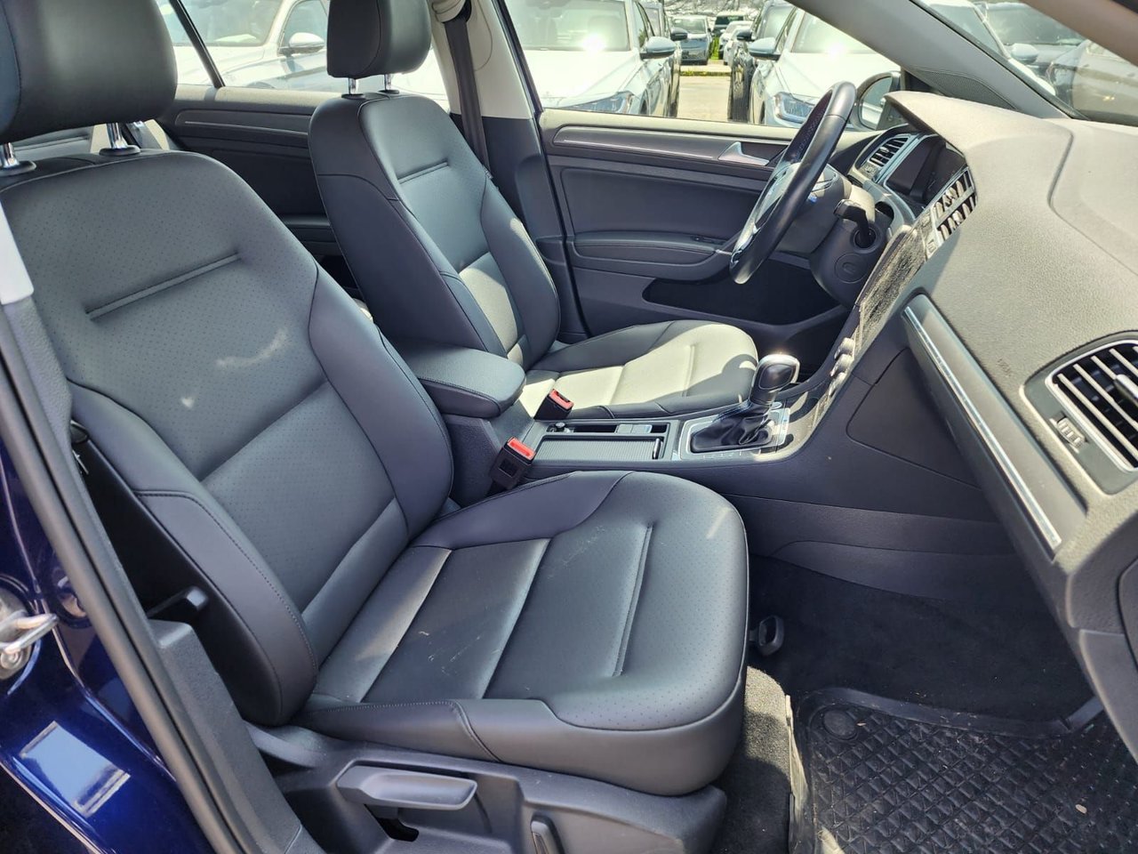 2020 Volkswagen E-Golf Comfortline | Electric Vehicle Just Arrived! Local, Low Km, ZEV Vehicle