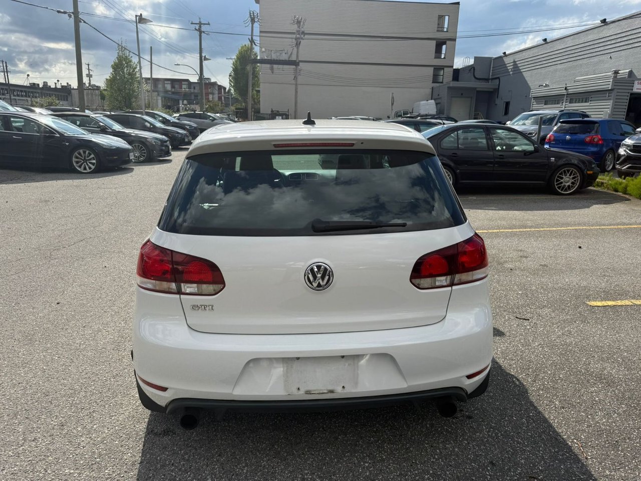 2010 Volkswagen Golf GTI 3-DOOR 2.0T 6-SPEED AUTOMATIC Just Arrived! Luxury Leather Package + Technology Package
