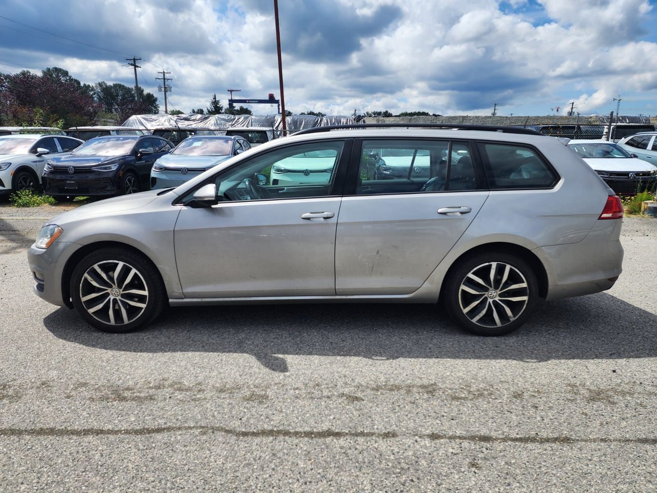 2016 Volkswagen Golf Sportwagon 1.8 TSI COMFORTLINE 6-SPEED AUTOMATIC Just Arrived!
