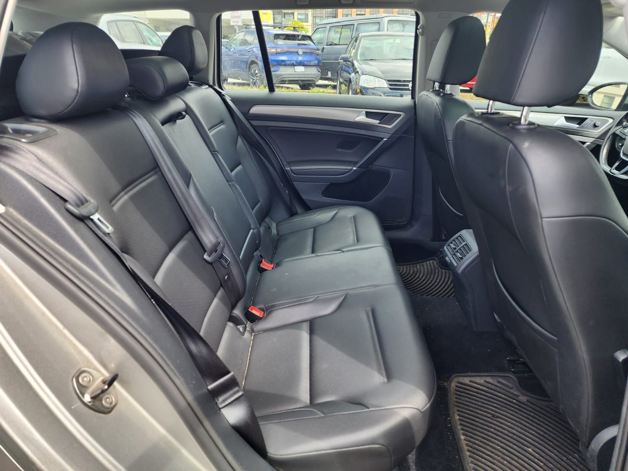 2016 Volkswagen Golf Sportwagon 1.8 TSI COMFORTLINE 6-SPEED AUTOMATIC Just Arrived!