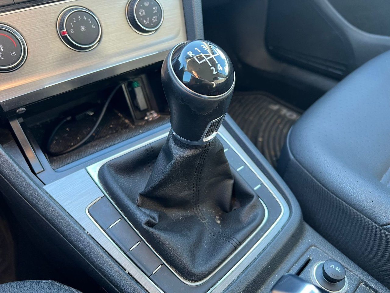 2015 Volkswagen Golf 5-Door Comfortline | 5-Speed/Manual Just Arrived! Pending Safety Inspection