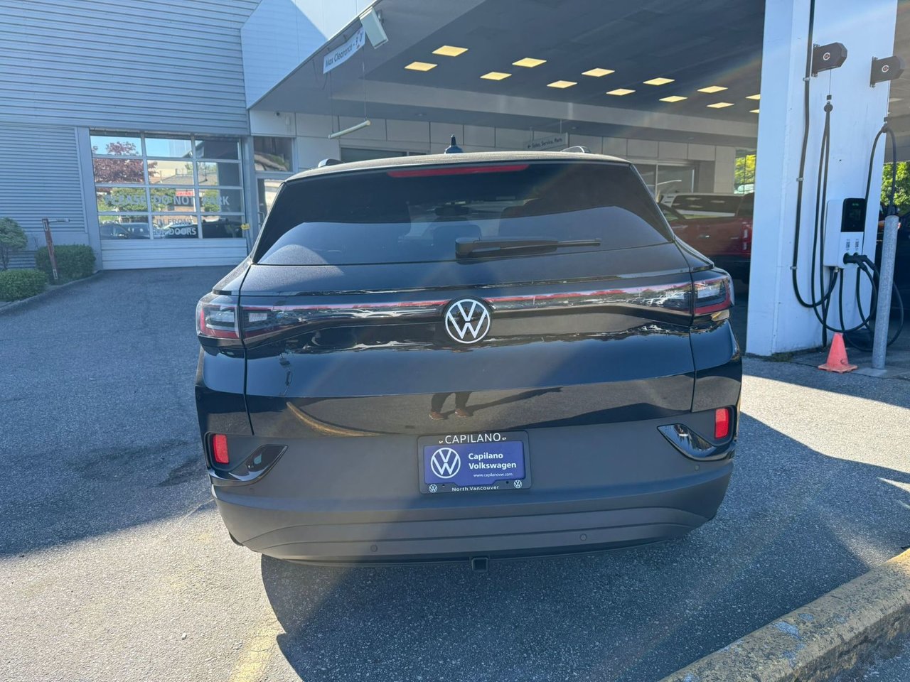 2024 Volkswagen ID.4 Pro AWD + Panoramic Sunroof Just Arrived! Local, Low Km, No Accidents
