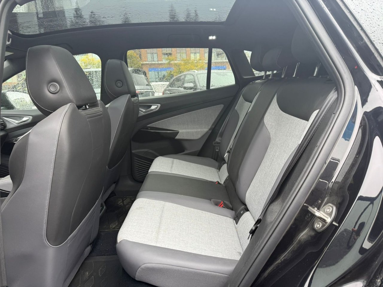 2024 Volkswagen ID.4 Pro AWD | Heat Pump & Panoramic Sunroof Just Arrived! Local, One Owner, No Accidents