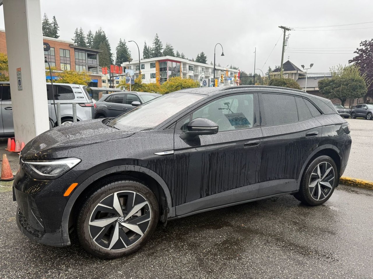 2024 Volkswagen ID.4 Pro AWD | Heat Pump & Panoramic Sunroof Just Arrived! Local, One Owner, No Accidents